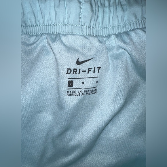 Blue Nike shorts - Picture 3 of 3